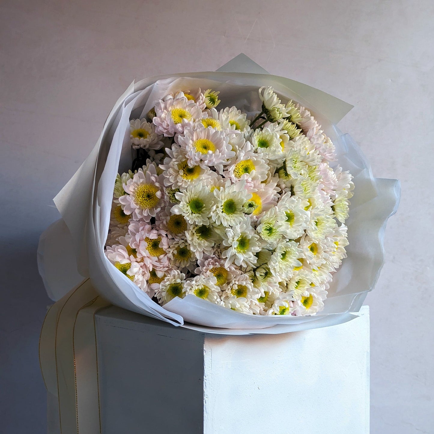 Spray Chrysanthemums En Masse - Bouquet - Floratique Florals